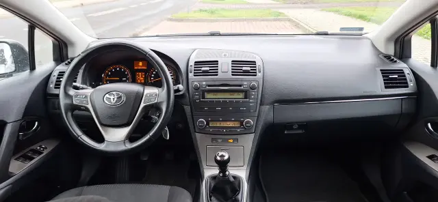 TOYOTA Avensis 