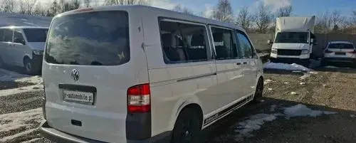 VOLKSWAGEN Caravelle 