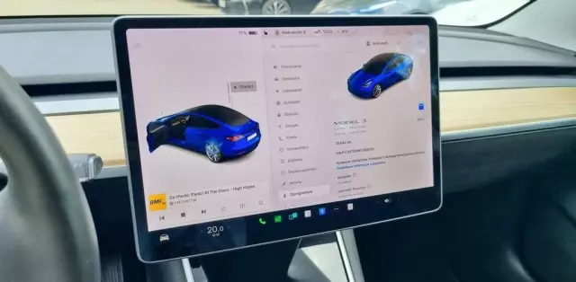 TESLA Model 3 