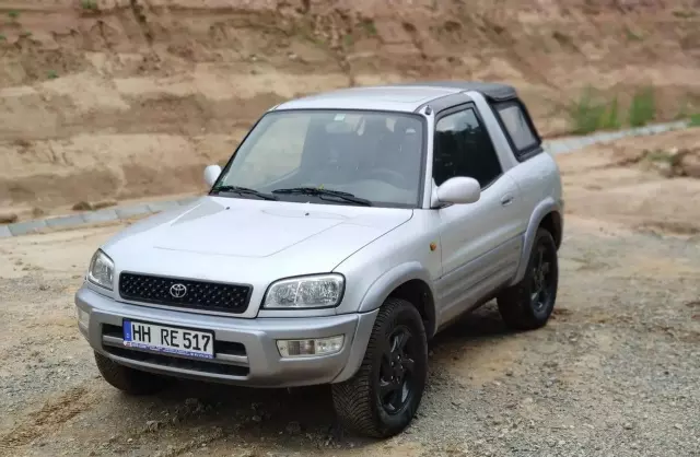 TOYOTA RAV4 