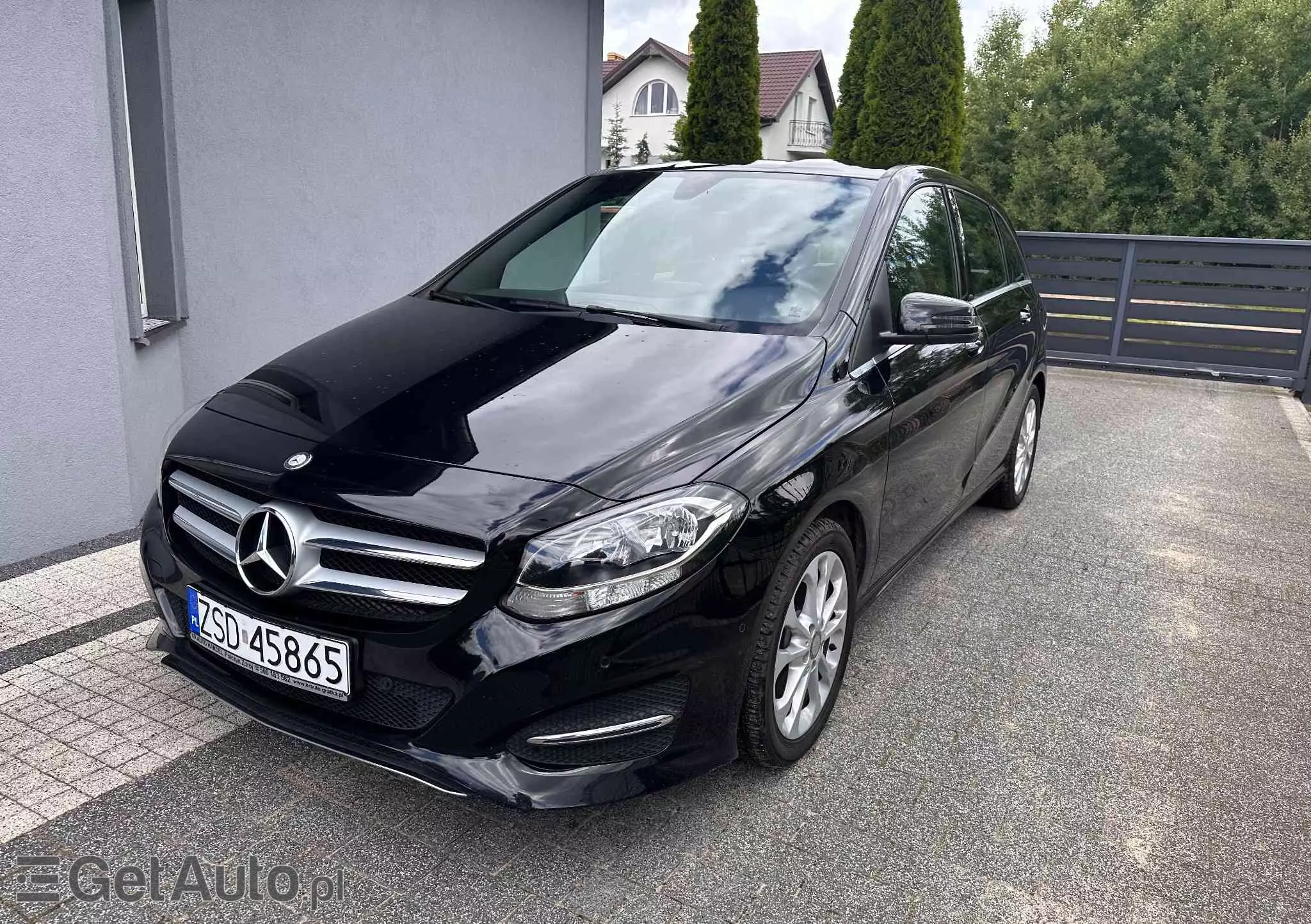 MERCEDES-BENZ Klasa B 180 AMG Line