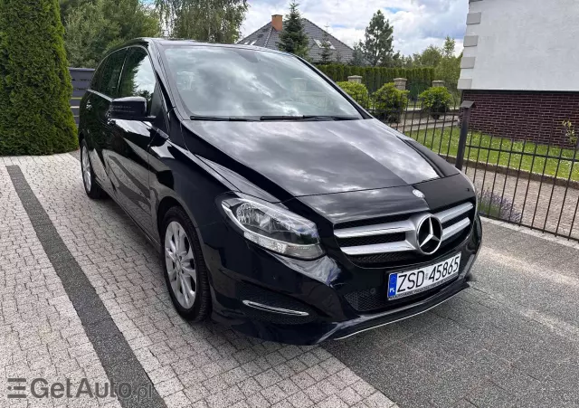 MERCEDES-BENZ Klasa B 180 AMG Line