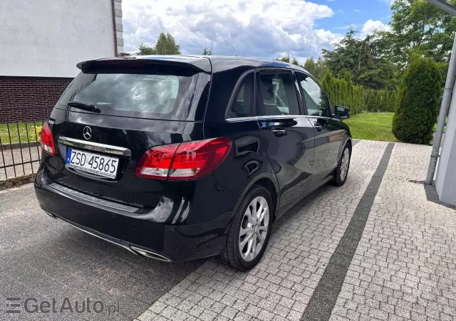 MERCEDES-BENZ Klasa B 180 AMG Line