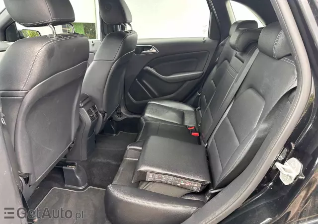 MERCEDES-BENZ Klasa B 180 AMG Line