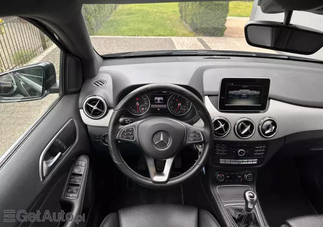 MERCEDES-BENZ Klasa B 180 AMG Line