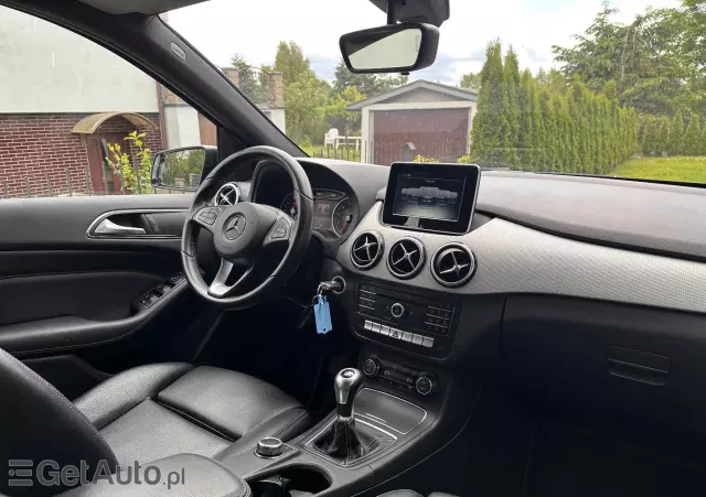 MERCEDES-BENZ Klasa B 180 AMG Line