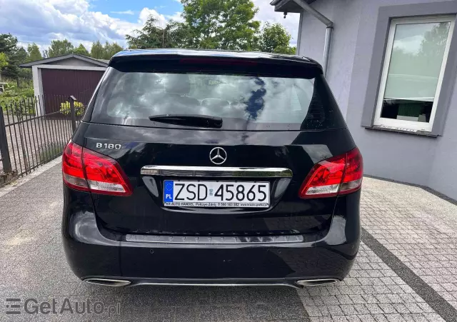 MERCEDES-BENZ Klasa B 180 AMG Line