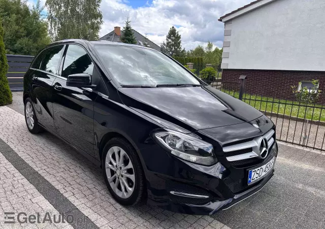 MERCEDES-BENZ Klasa B 180 AMG Line