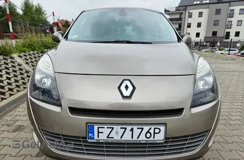 RENAULT Grand Scenic 