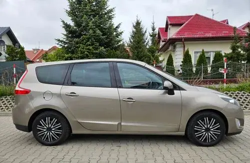 RENAULT Grand Scenic 