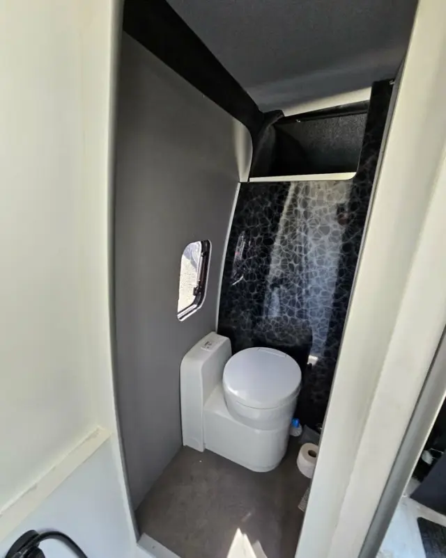 IVECO DAILY  2.3 DIESEL  2017 ROK  KAMPER 