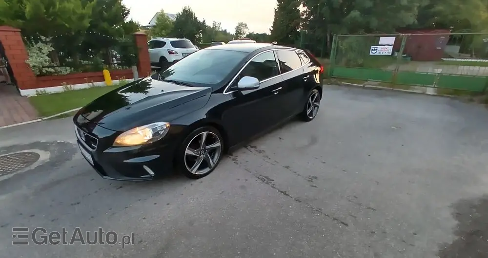 VOLVO V40 Ver-d2-r--design