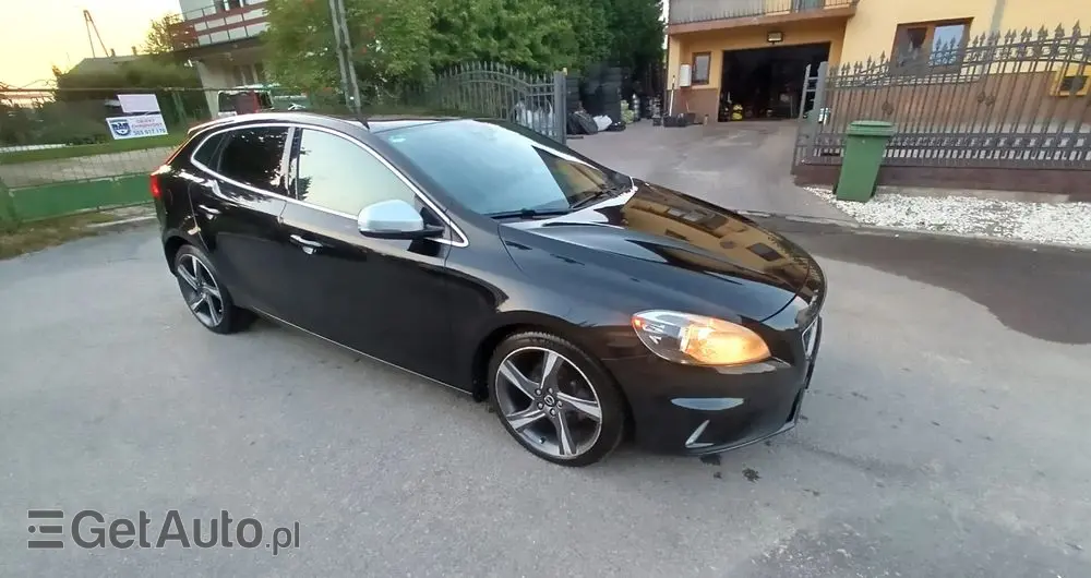 VOLVO V40 Ver-d2-r--design