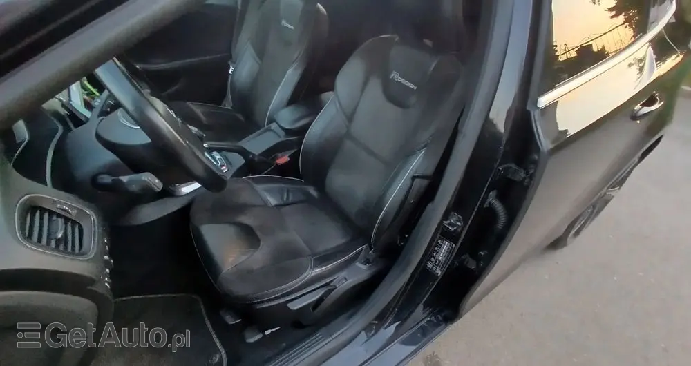 VOLVO V40 Ver-d2-r--design