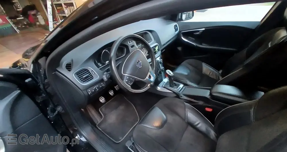 VOLVO V40 Ver-d2-r--design