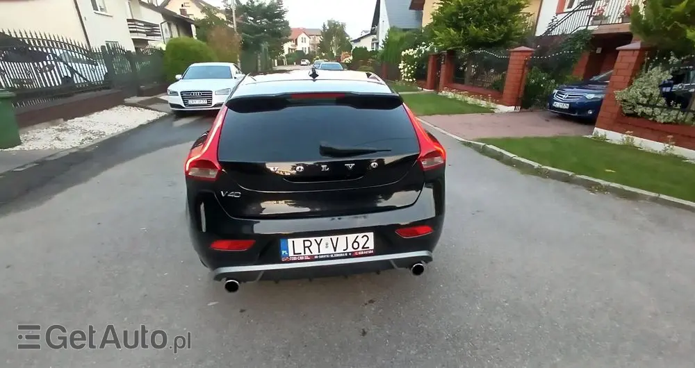 VOLVO V40 Ver-d2-r--design