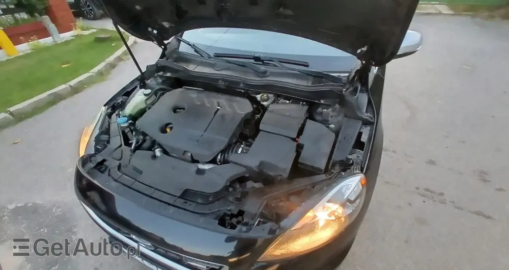 VOLVO V40 Ver-d2-r--design