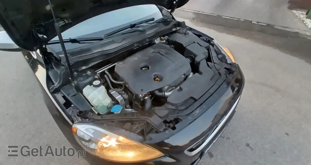 VOLVO V40 Ver-d2-r--design