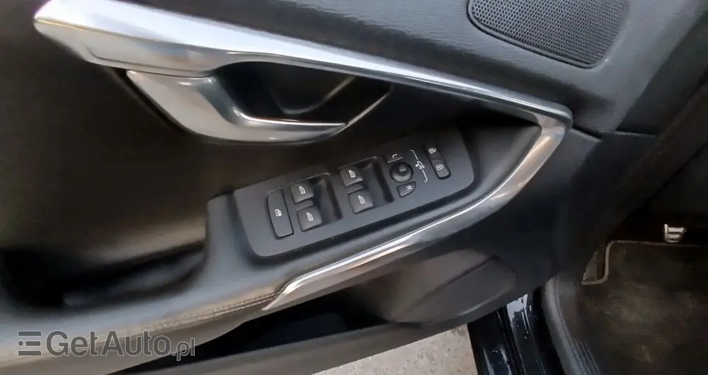 VOLVO V40 Ver-d2-r--design