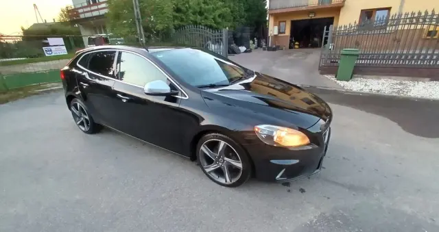 VOLVO V40 Ver-d2-r--design