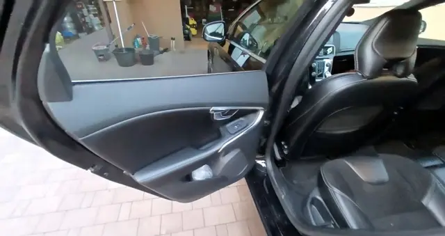 VOLVO V40 Ver-d2-r--design