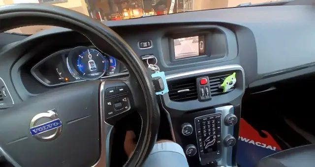 VOLVO V40 Ver-d2-r--design