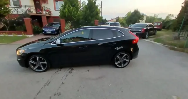 VOLVO V40 Ver-d2-r--design