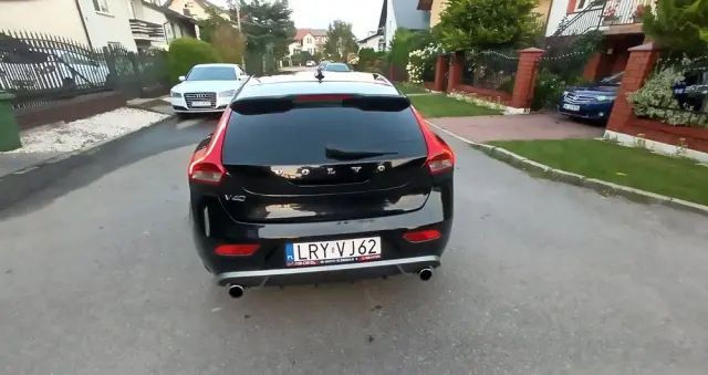 VOLVO V40 Ver-d2-r--design