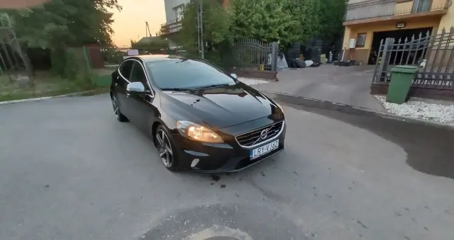 VOLVO V40 Ver-d2-r--design