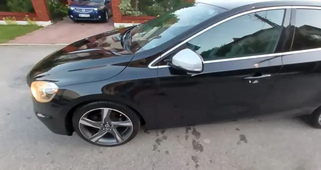 VOLVO V40 Ver-d2-r--design