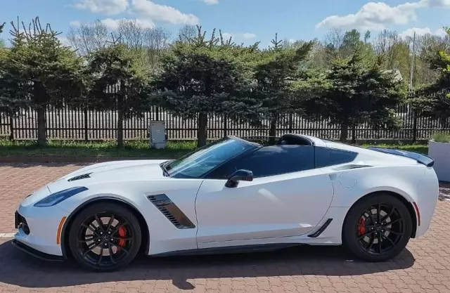 CHEVROLET Corvette 