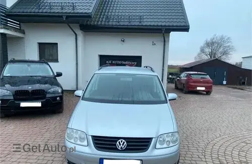 VOLKSWAGEN Touran 