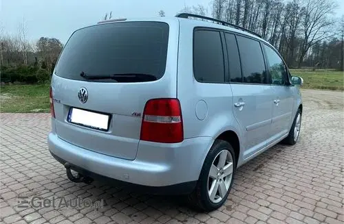 VOLKSWAGEN Touran 