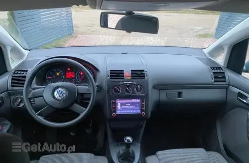 VOLKSWAGEN Touran 
