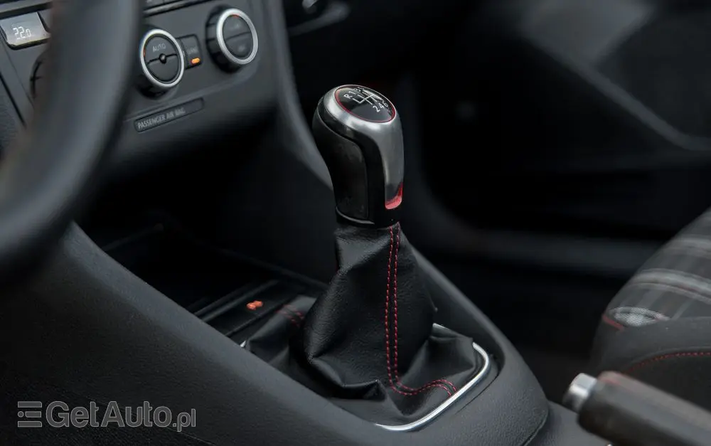 VOLKSWAGEN Golf Cabrio GTI