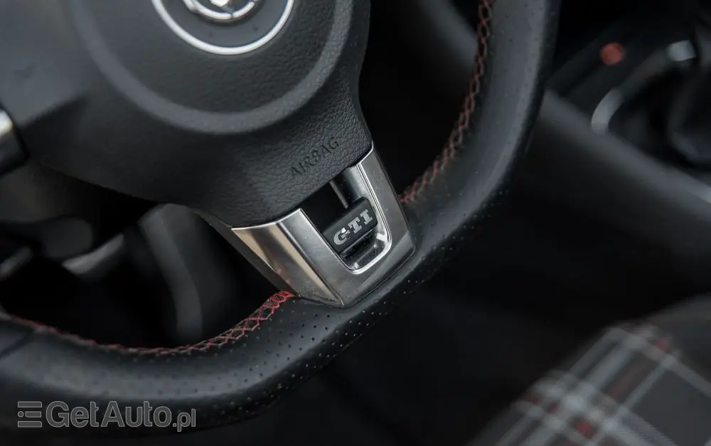 VOLKSWAGEN Golf Cabrio GTI