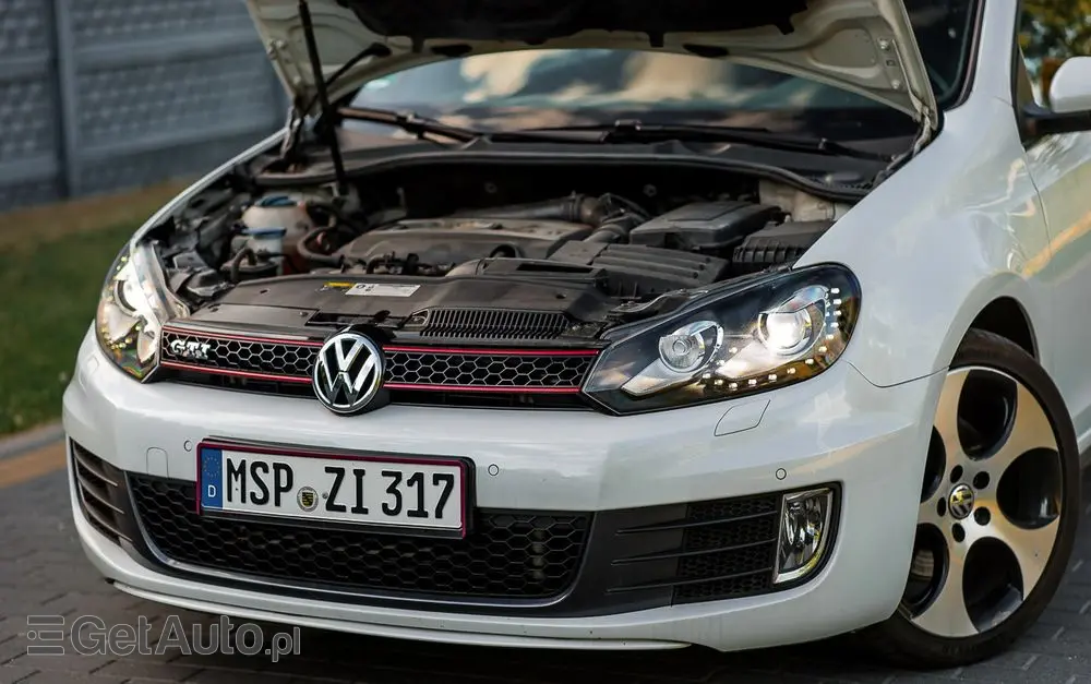 VOLKSWAGEN Golf Cabrio GTI