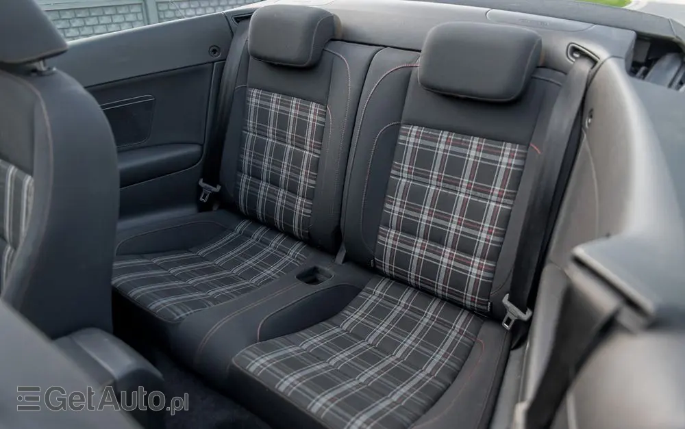 VOLKSWAGEN Golf Cabrio GTI
