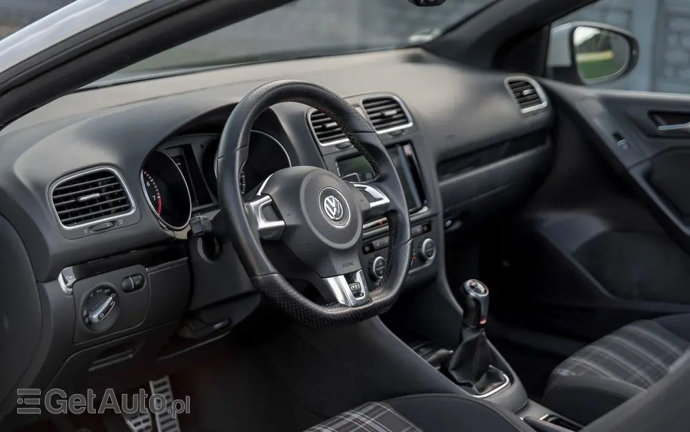 VOLKSWAGEN Golf Cabrio GTI