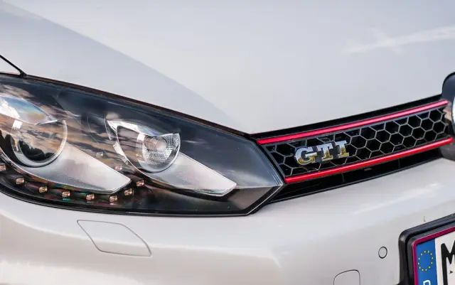 VOLKSWAGEN Golf Cabrio GTI