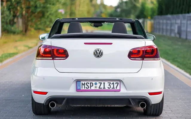 VOLKSWAGEN Golf Cabrio GTI