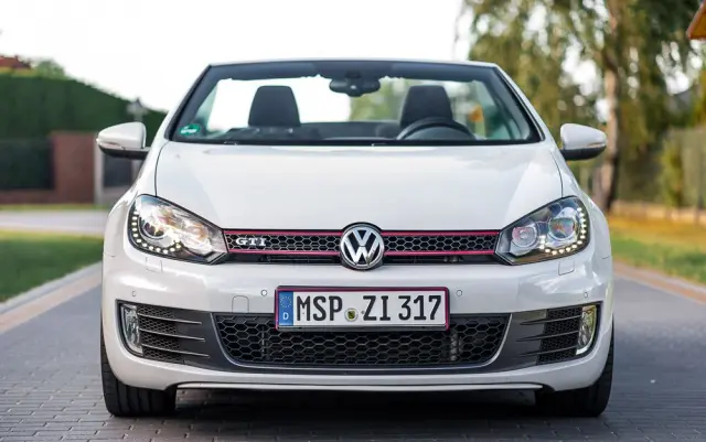VOLKSWAGEN Golf Cabrio GTI