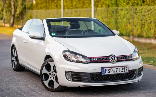 VOLKSWAGEN Golf Cabrio GTI
