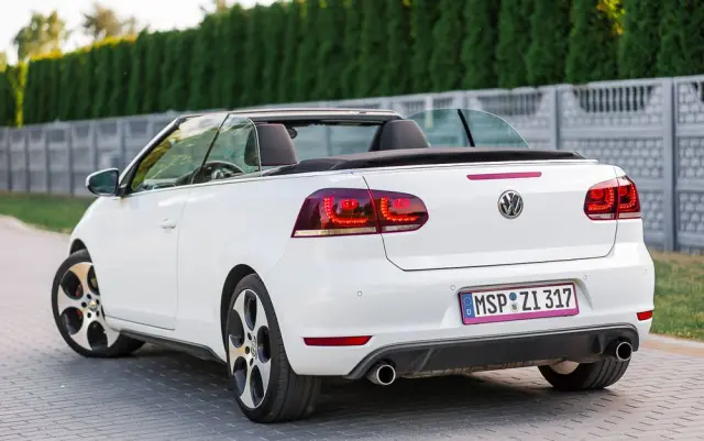 VOLKSWAGEN Golf Cabrio GTI