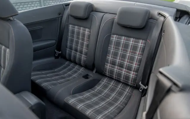 VOLKSWAGEN Golf Cabrio GTI
