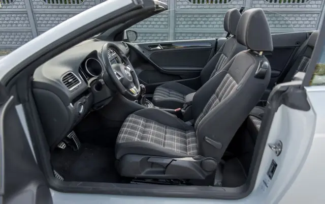 VOLKSWAGEN Golf Cabrio GTI
