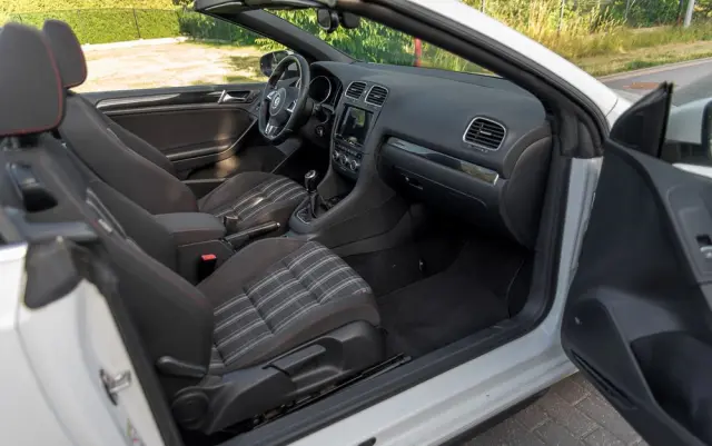 VOLKSWAGEN Golf Cabrio GTI