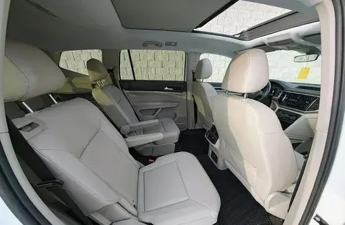 VOLKSWAGEN Atlas 