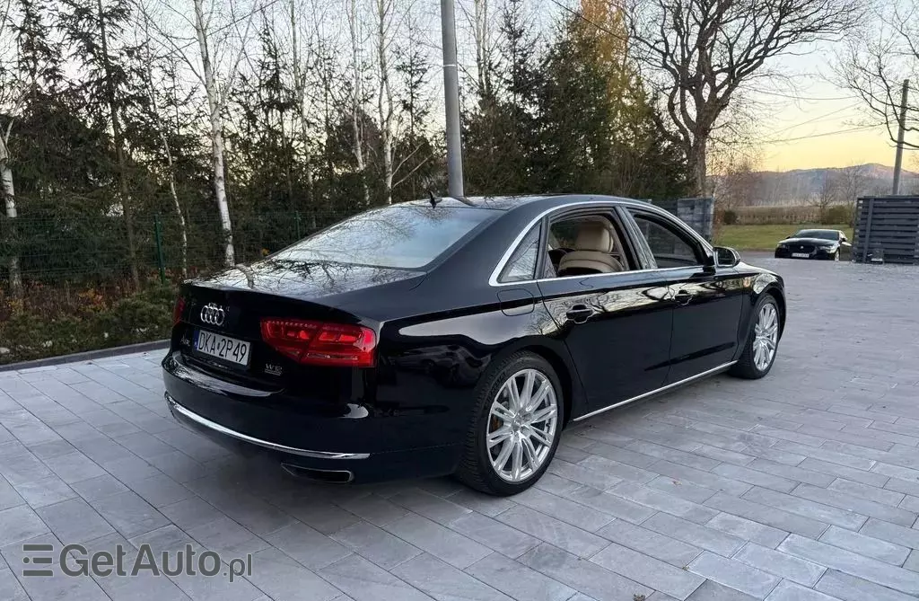 AUDI A8 