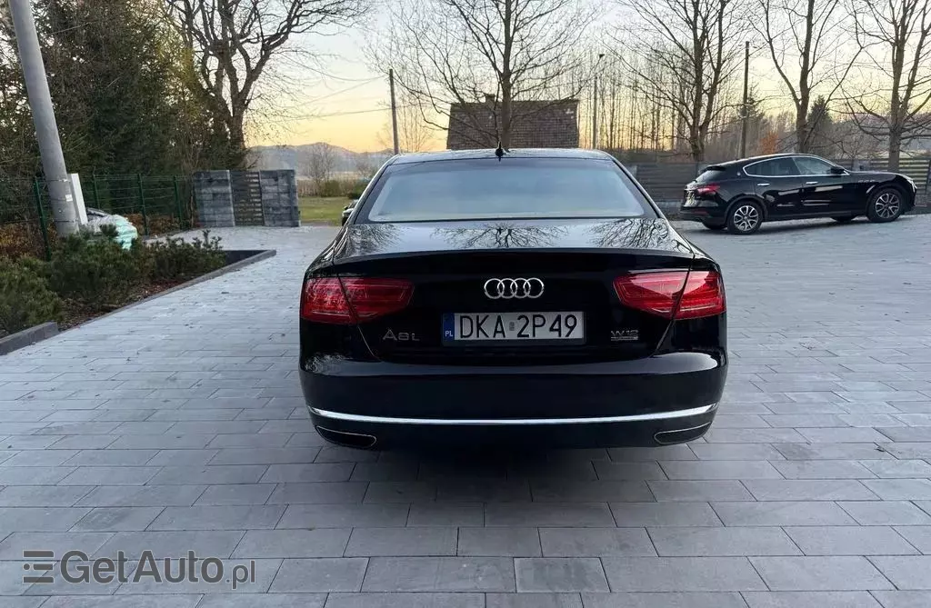 AUDI A8 